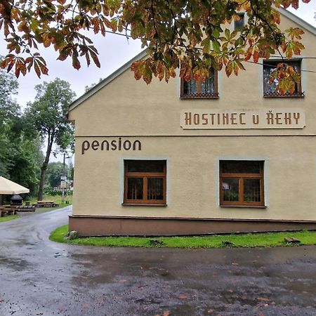 Hostinec U Reky Hotell Ostravice Exteriör bild