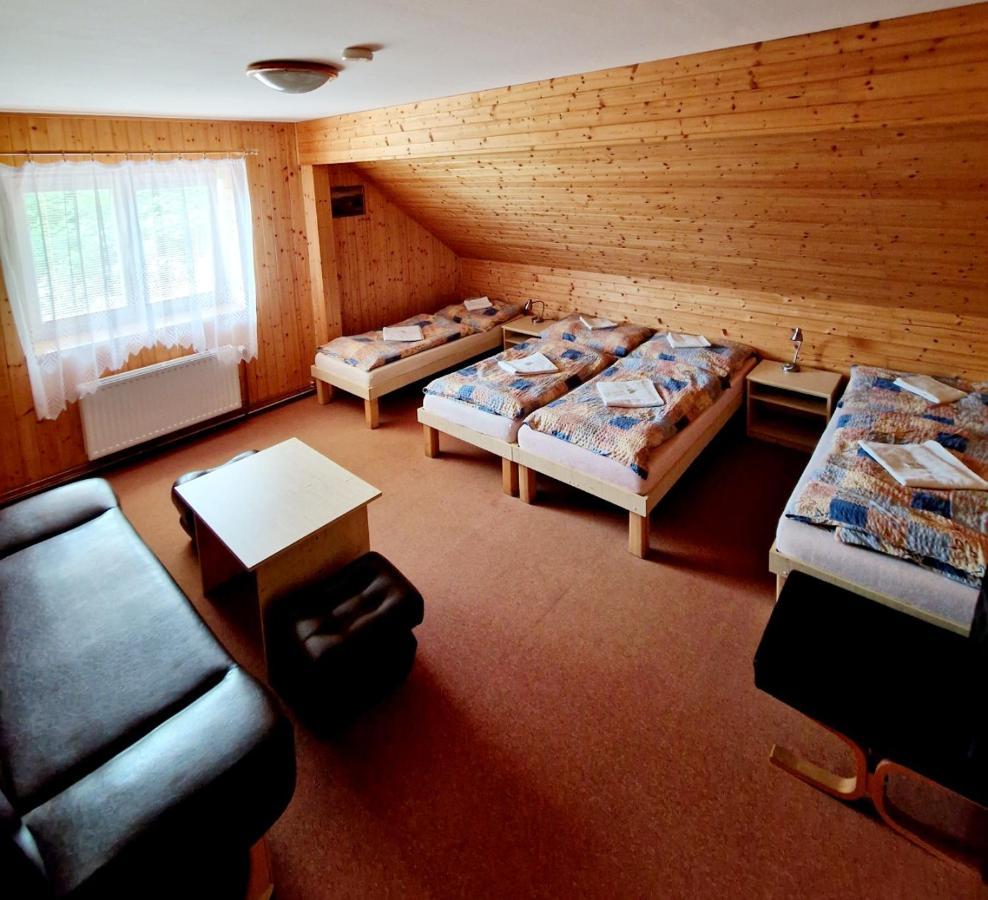 Hostinec U Reky Hotell Ostravice Exteriör bild