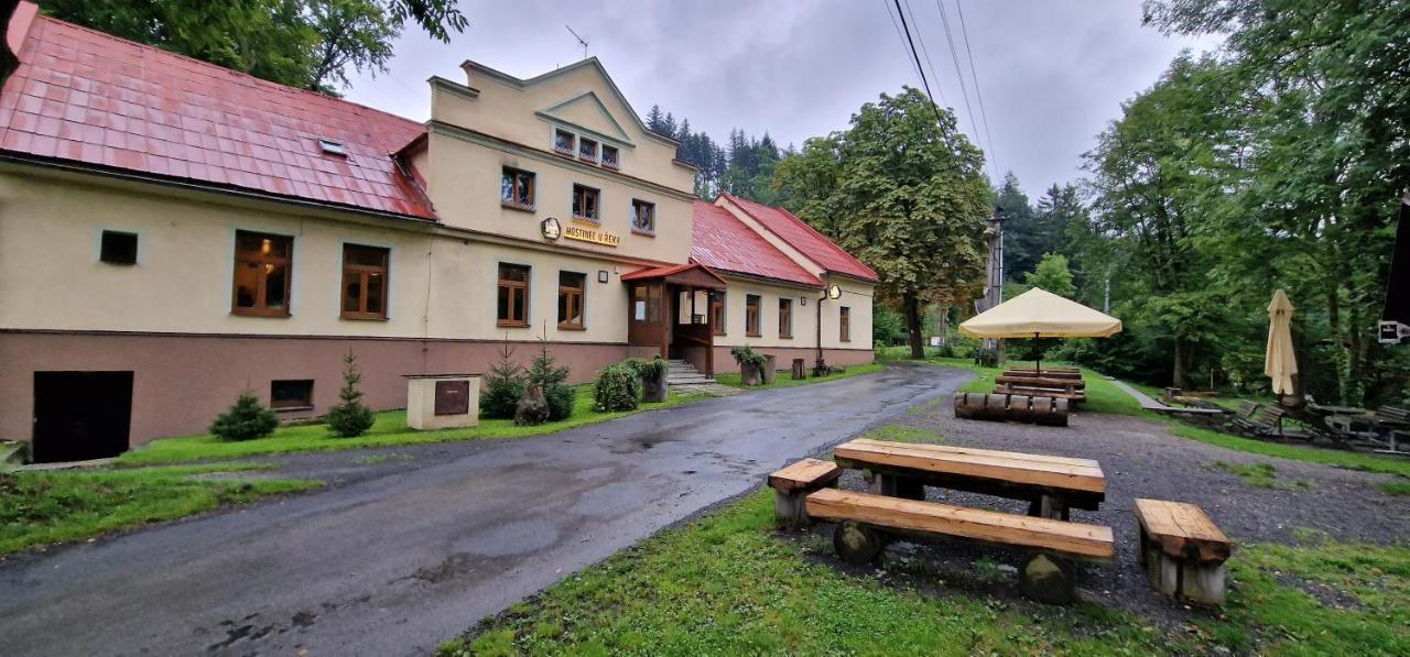 Hostinec U Reky Hotell Ostravice Exteriör bild