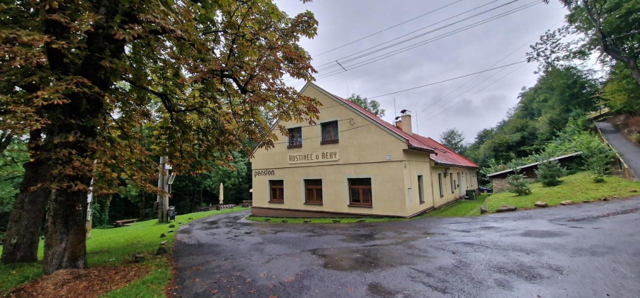 Hostinec U Reky Hotell Ostravice Exteriör bild