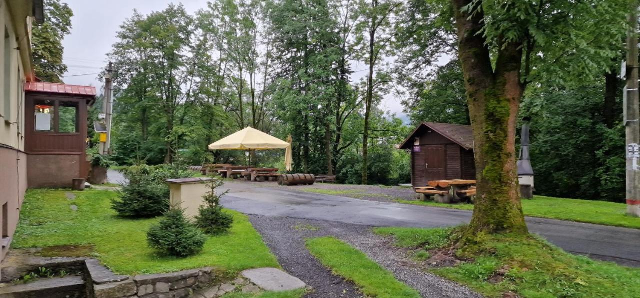 Hostinec U Reky Hotell Ostravice Exteriör bild