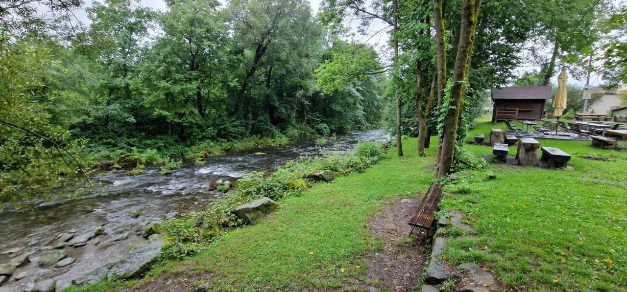 Hostinec U Reky Hotell Ostravice Exteriör bild