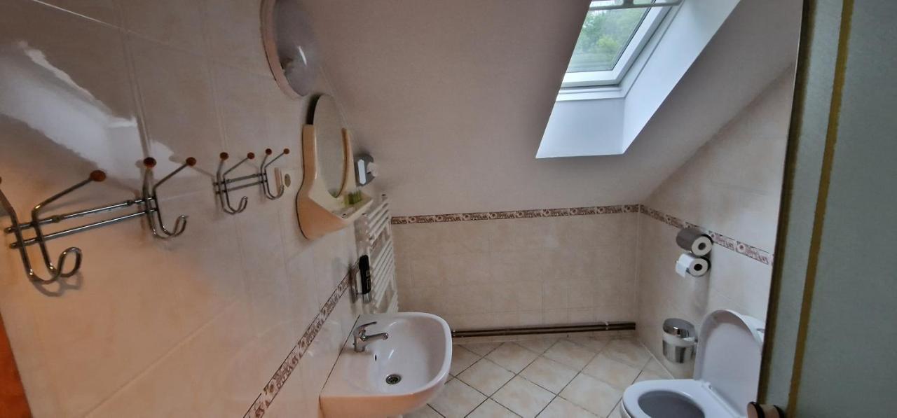 Hostinec U Reky Hotell Ostravice Exteriör bild