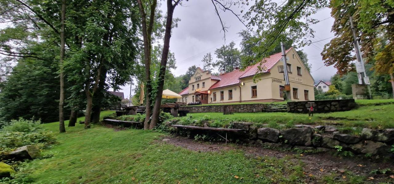 Hostinec U Reky Hotell Ostravice Exteriör bild